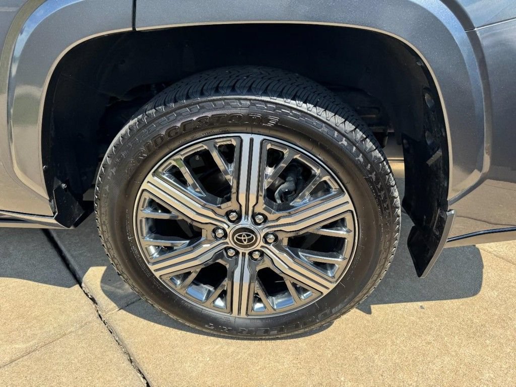 Used 2024 Toyota Sequoia Capstone AWD/4WD image 5