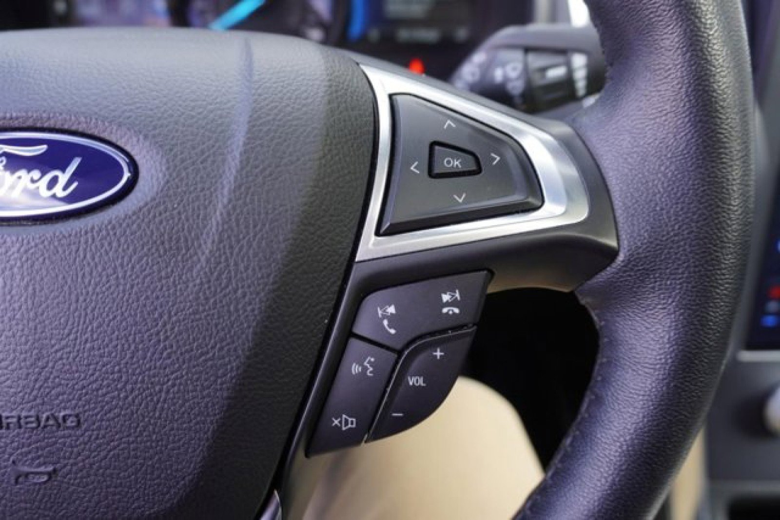 Used 2022 Ford Edge Titanium w/ Equipment Group 301A image 29