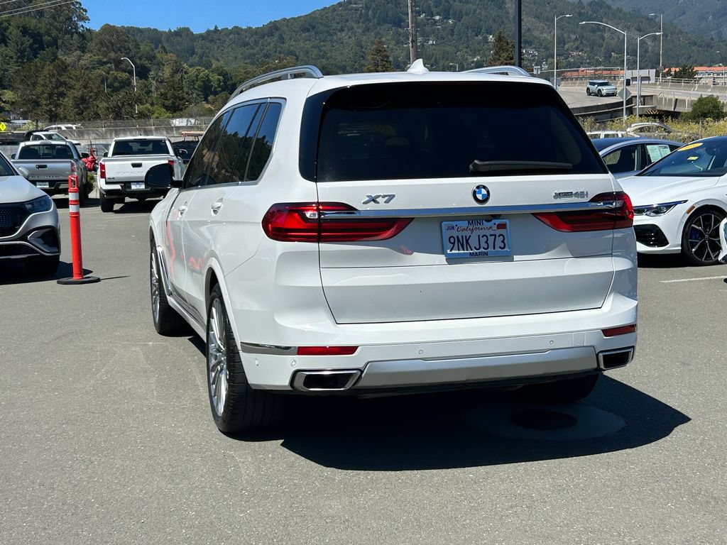 Used 2021 BMW X7 xDrive40i w/ Premium Package 2 AWD/4WD image 3