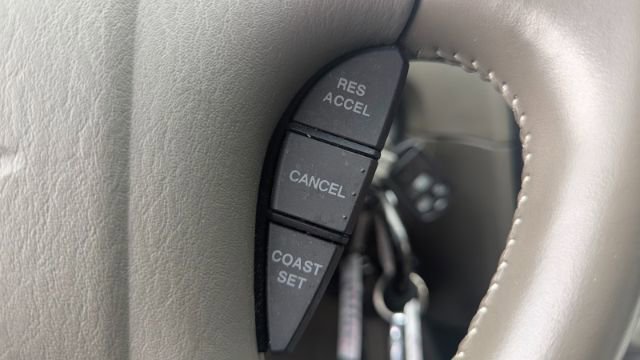 Used 2005 Hyundai Sonata GL FWD image 24