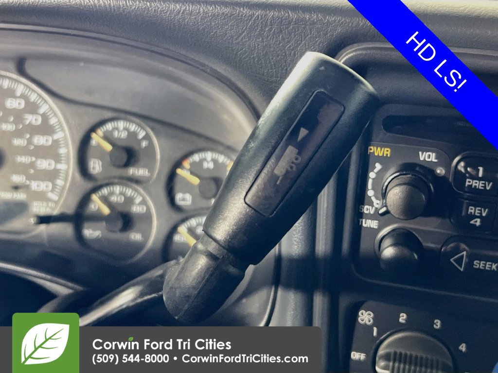 Used 2000 Chevrolet Silverado 2500 LS w/ Snow Plow Prep Pkg AWD/4WD image 9