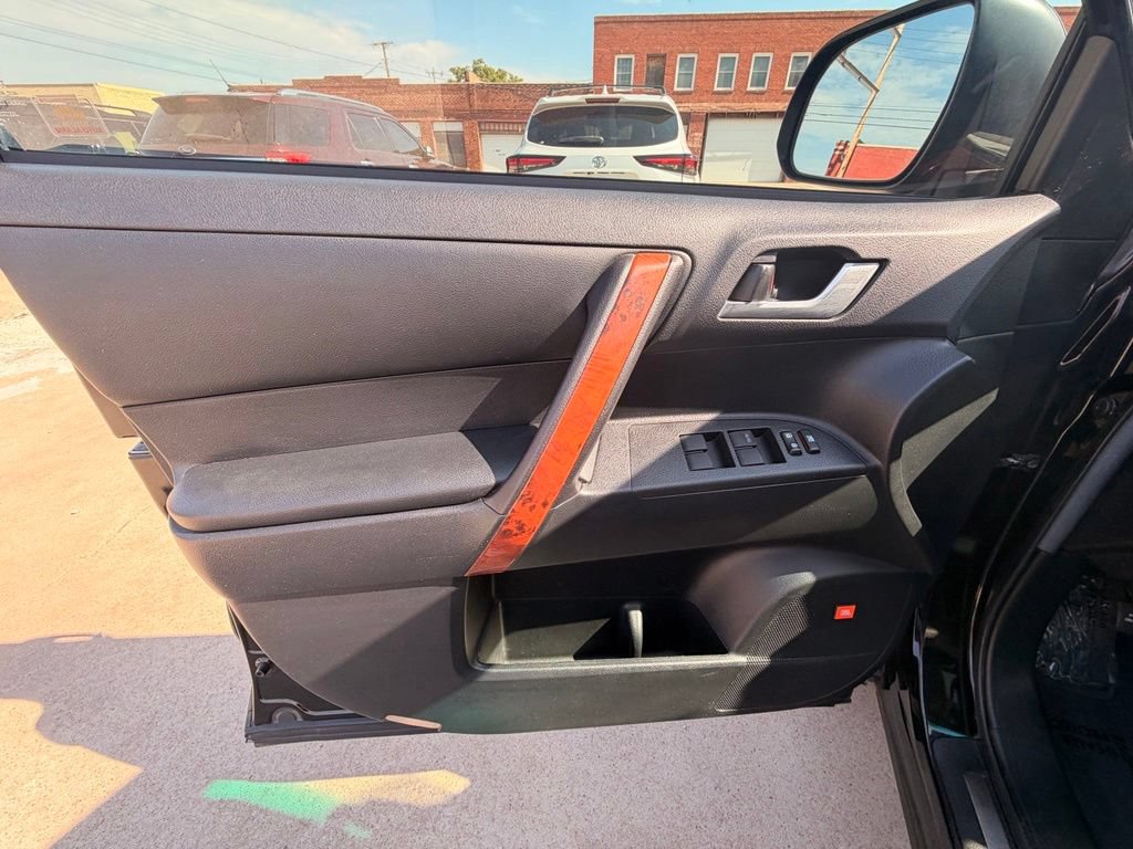 Used 2012 Toyota Highlander Limited FWD image 13
