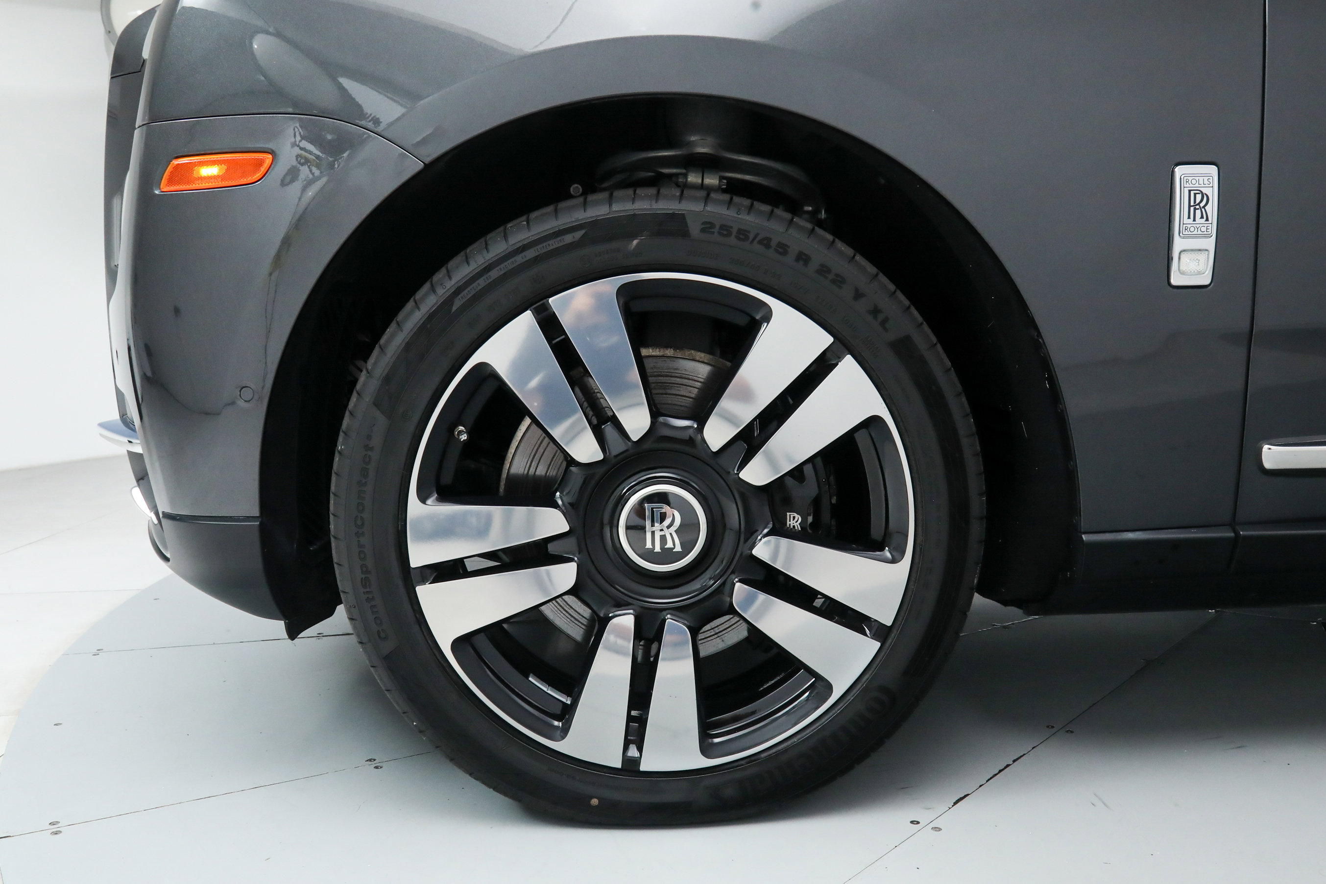 Used 2022 Rolls-Royce Cullinan image 45