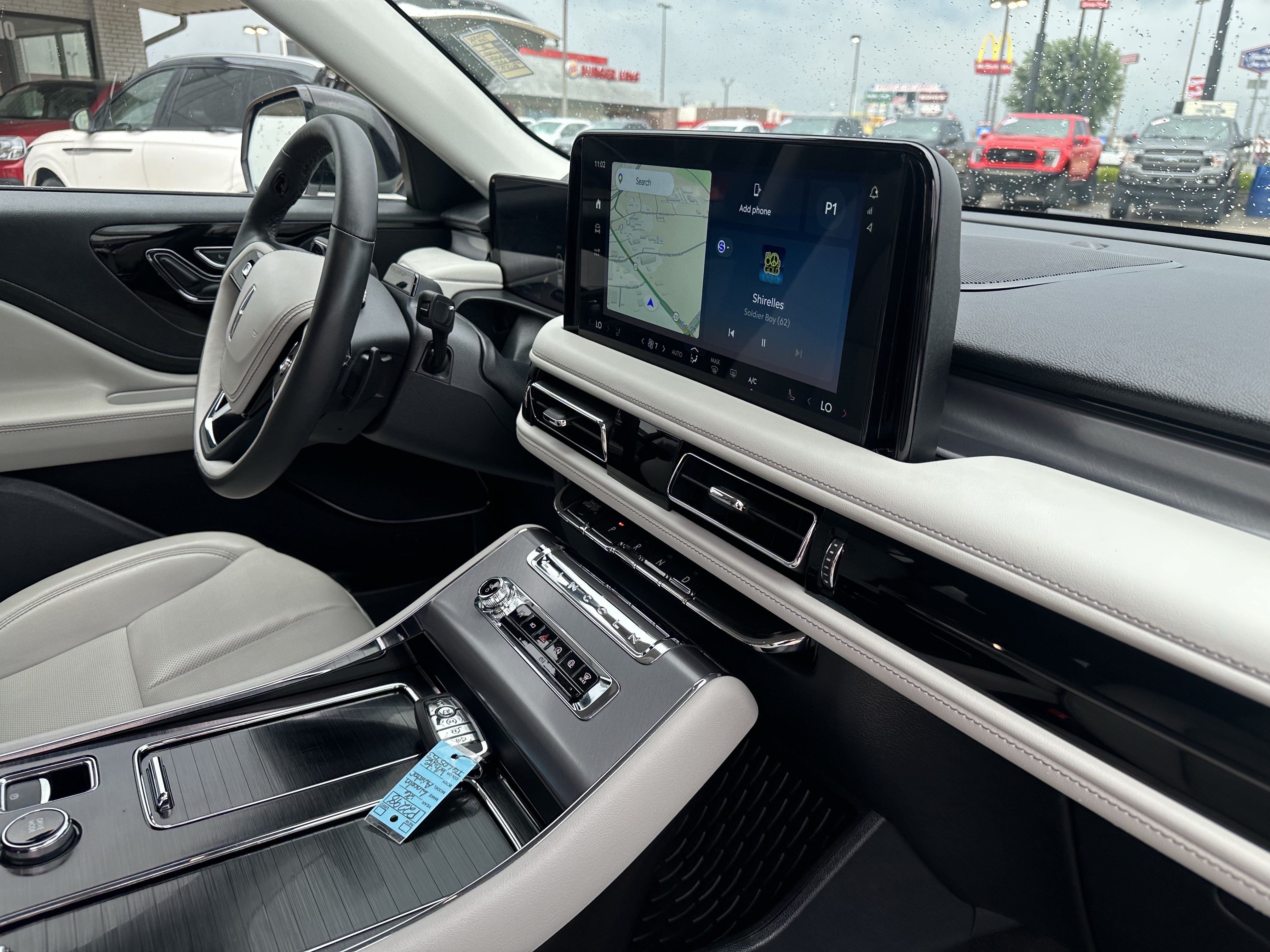Used 2026 Lincoln Aviator AWD w/ Jet Appearance Package image 17