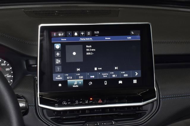 New 2026 Jeep Compass Latitude image 14