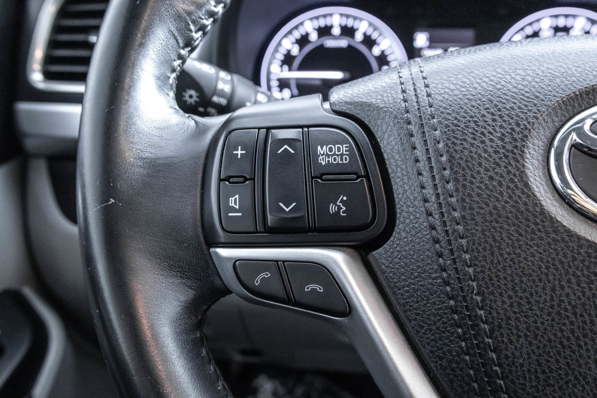 Used 2018 Toyota Highlander XLE AWD/4WD image 26