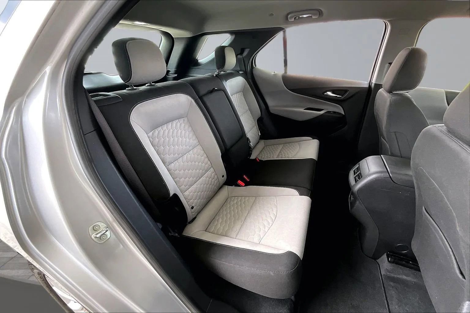 Used 2018 Chevrolet Equinox LS FWD image 22