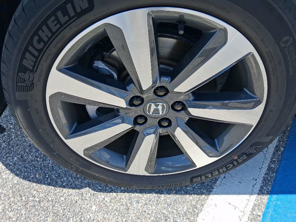 Used 2023 Honda Pilot Touring image 15