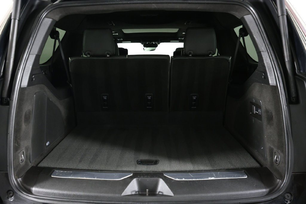 Used 2025 Cadillac Escalade ESV V AWD/4WD image 13