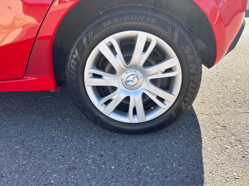 Used 2012 MAZDA MAZDA2 Sport FWD image 27
