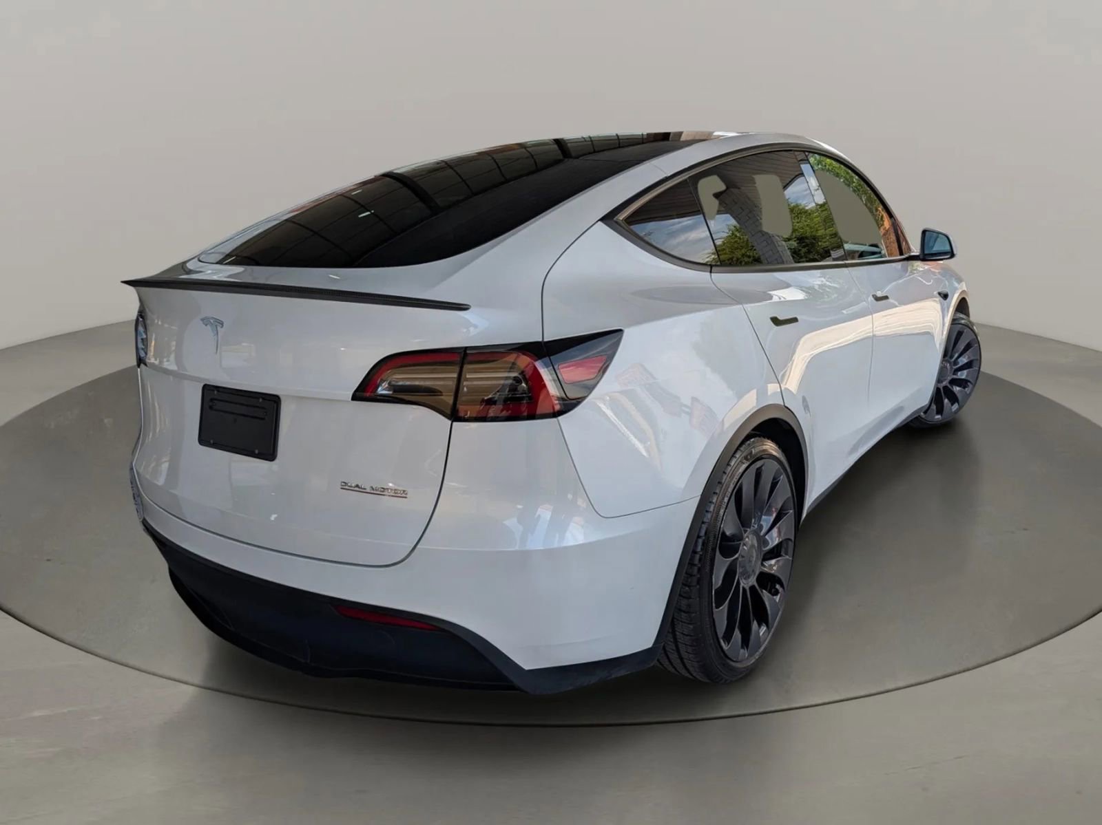 Used 2023 Tesla Model Y Performance AWD/4WD image 5