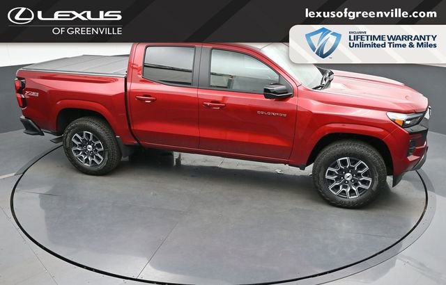 Used 2025 Chevrolet Colorado Z71 w/ Technology Package AWD/4WD image 44
