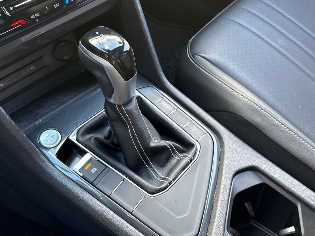 Used 2023 Volkswagen Tiguan SE R-Line image 26