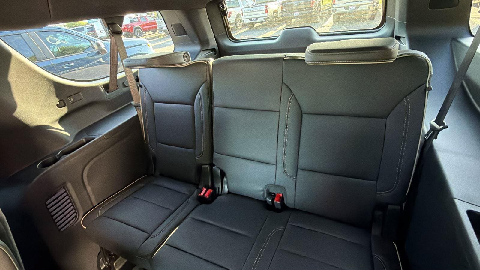 New 2026 Chevrolet Suburban Premier w/ Sun And Tow Package AWD/4WD image 20