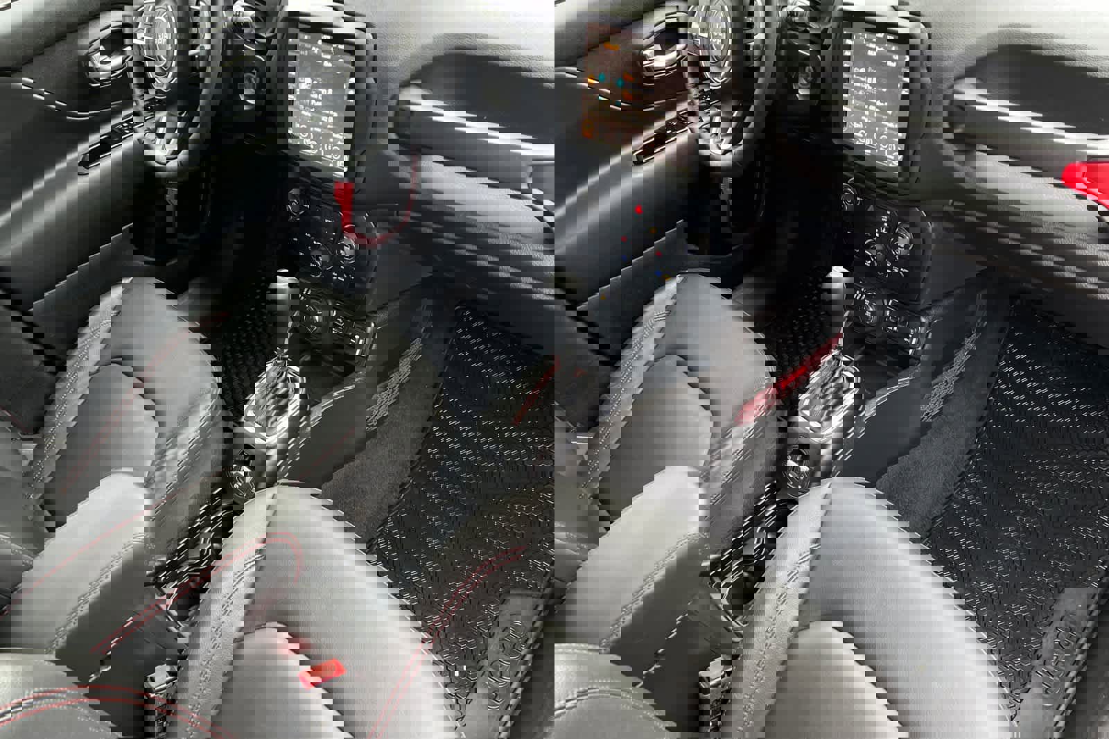 Used 2023 Jeep Renegade Trailhawk w/ Trailhawk Elite Group image 17