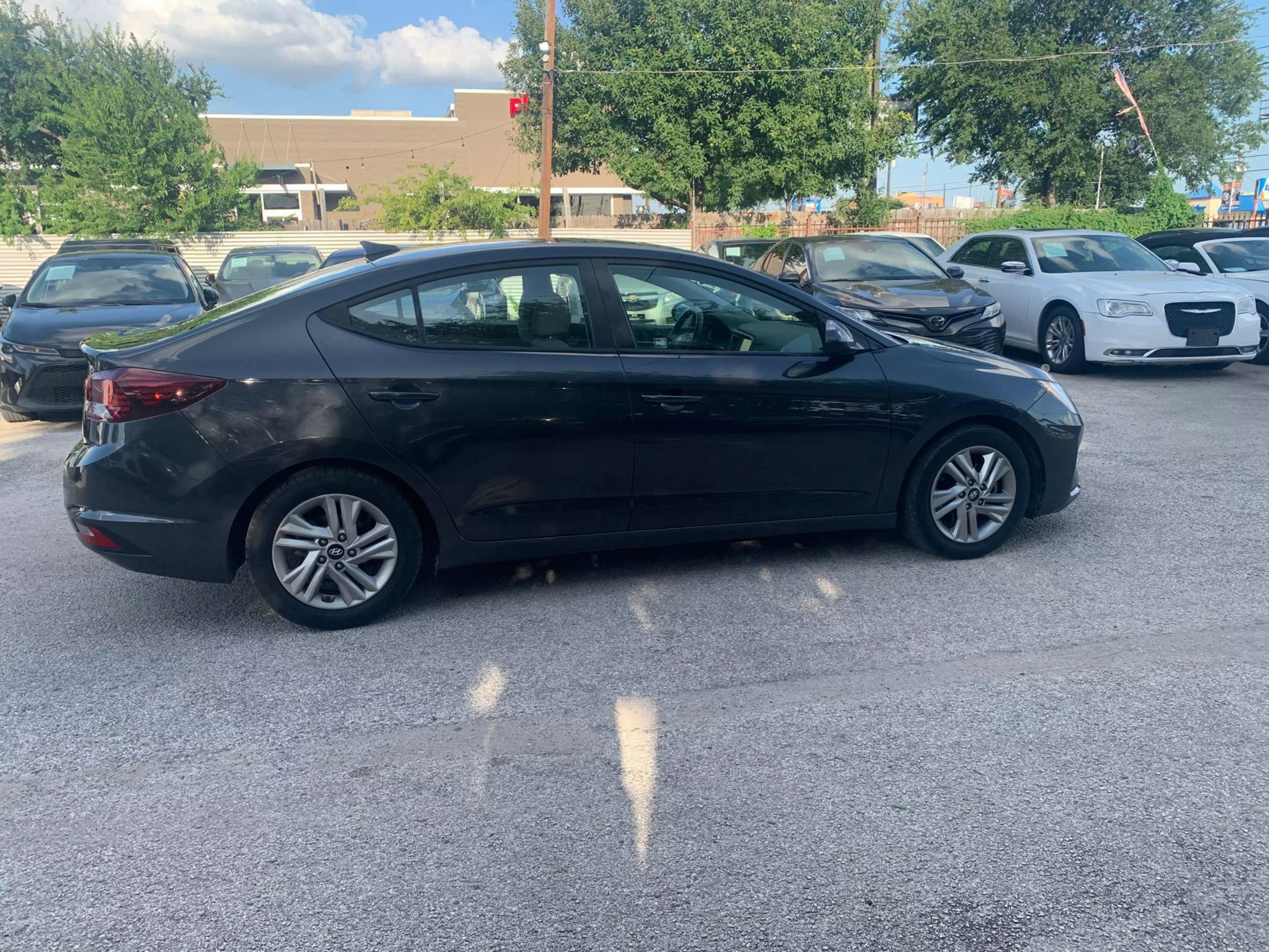 Used 2020 Hyundai Elantra SEL image 3