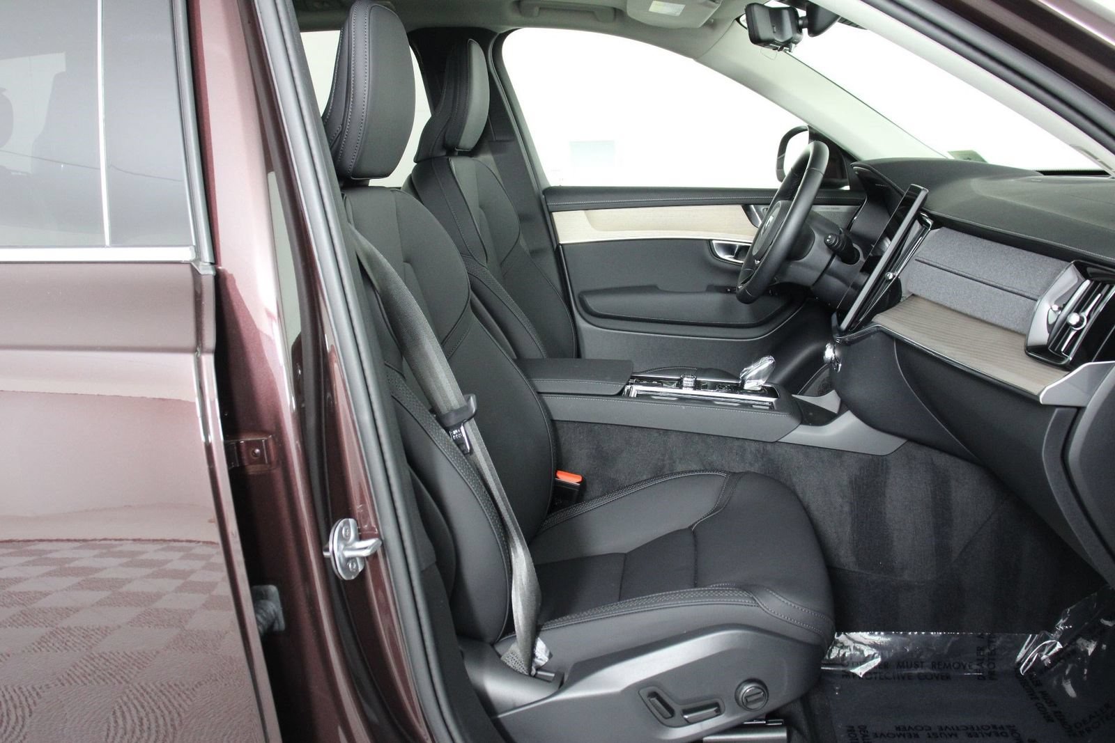 Certified 2026 Volvo XC90 B5 Plus w/ Protection Package AWD/4WD image 29