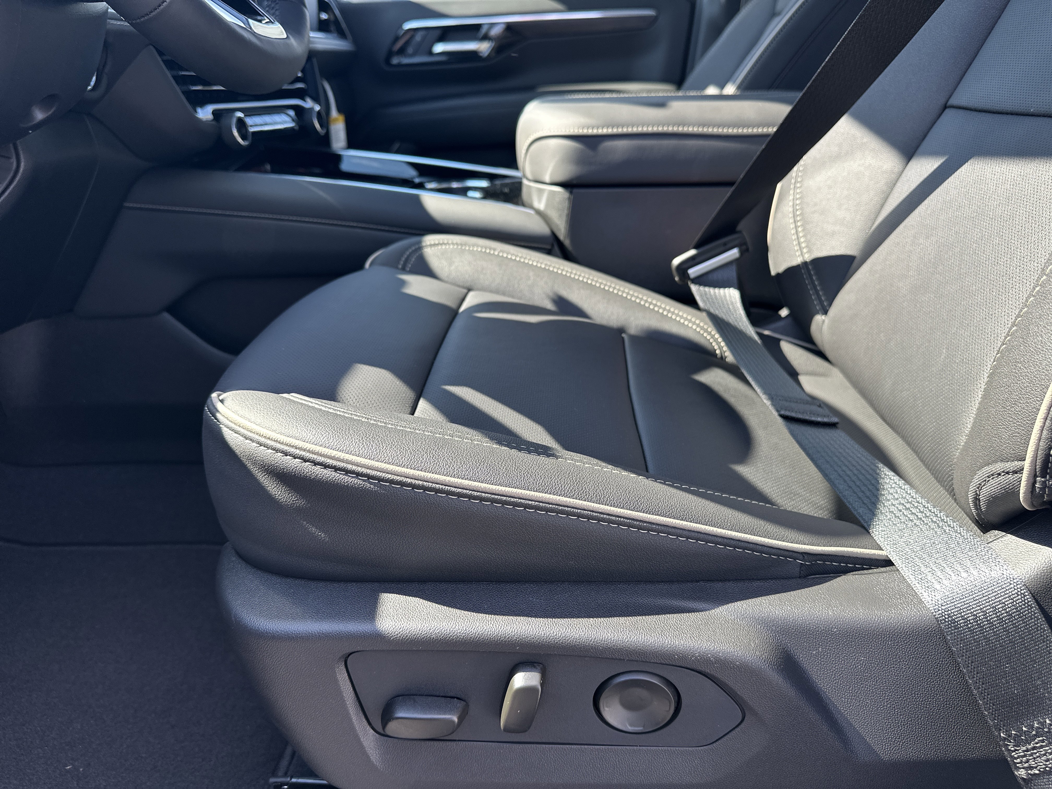 New 2026 Chevrolet Suburban Premier image 10