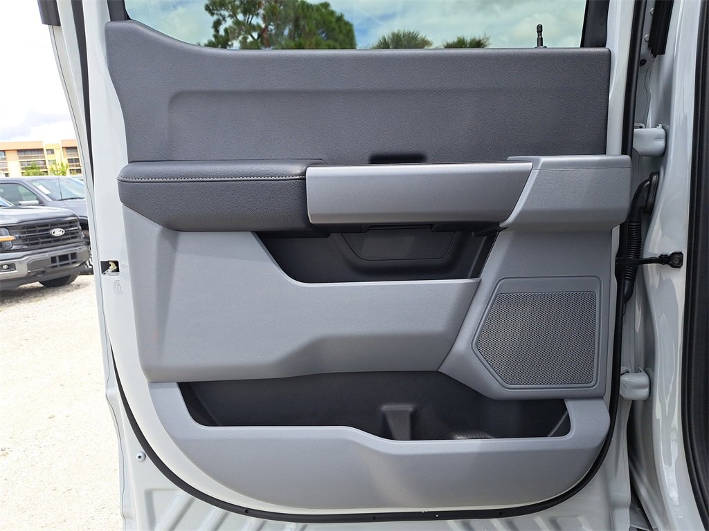 New 2026 Ford F350 4x4 Crew Cab Super Duty image 11