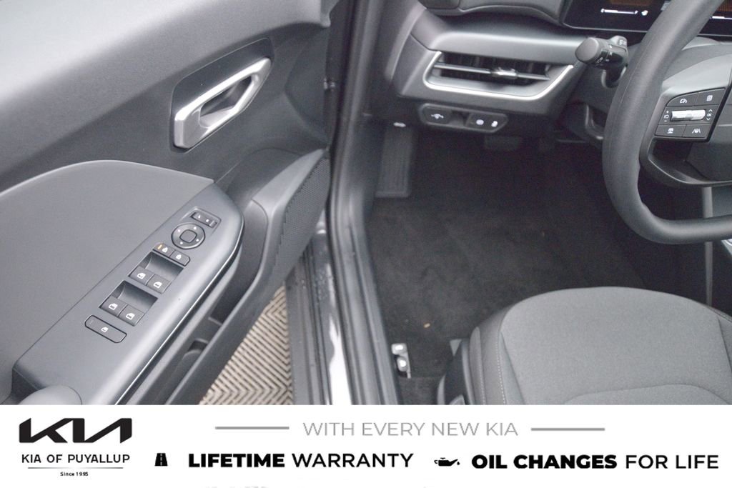 New 2025 Kia K4 LX image 27