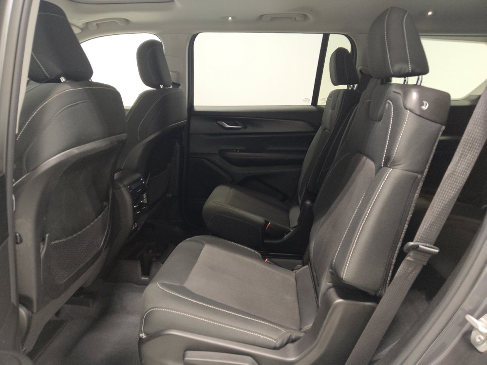 Used 2023 Jeep Grand Cherokee L Laredo w/ Luxury Tech Group I AWD/4WD image 18