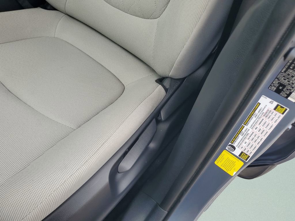 Used 2023 Toyota Corolla Cross L AWD/4WD image 16