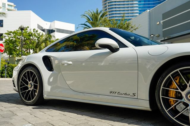 Used 2017 Porsche 911 4 Coupe AWD/4WD image 38