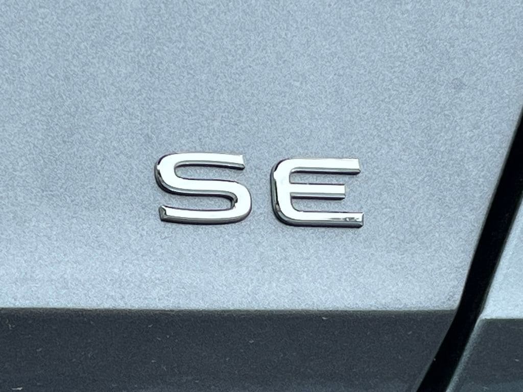 New 2026 Volkswagen Jetta SE FWD image 9