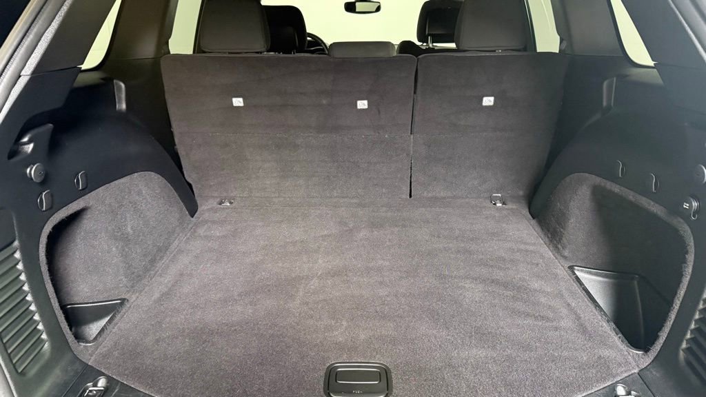 Used 2018 Jeep Grand Cherokee Laredo image 15