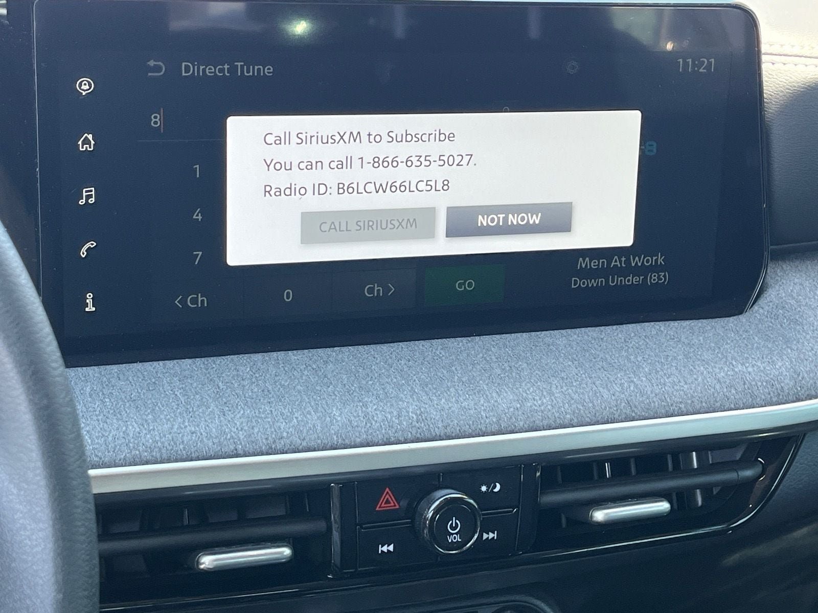 Used 2025 Nissan Kicks SV FWD image 24