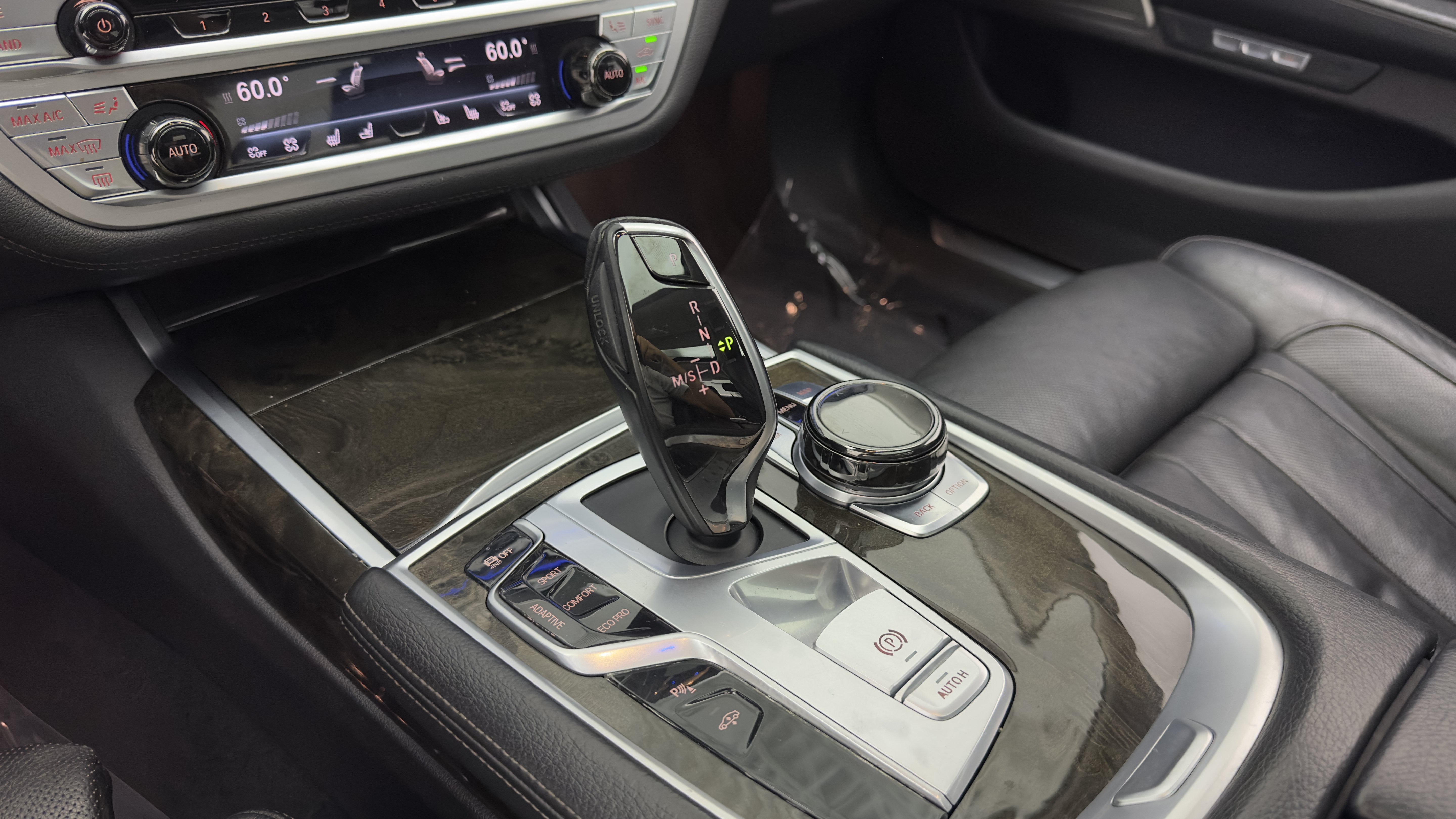 Used 2018 BMW 740i RWD image 23