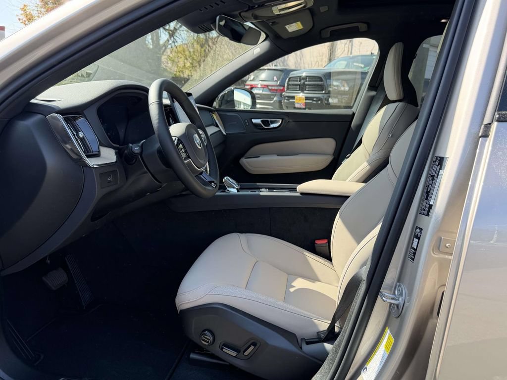New 2026 Volvo XC60 B5 Plus w/ Climate Package AWD/4WD image 15
