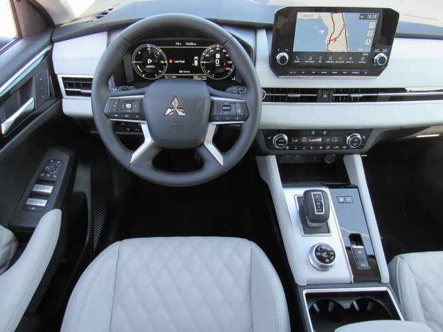 New 2025 Mitsubishi Outlander SEL image 12