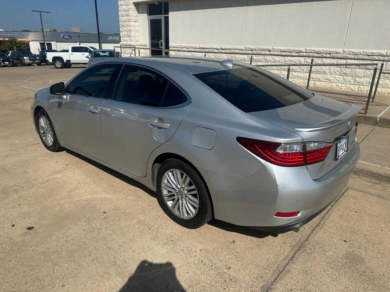 Used 2015 Lexus ES 350 w/ Luxury Package FWD image 7