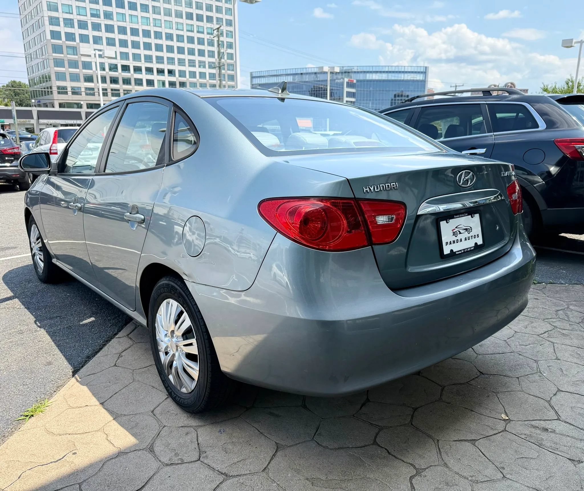Used 2010 Hyundai Elantra GLS FWD image 5