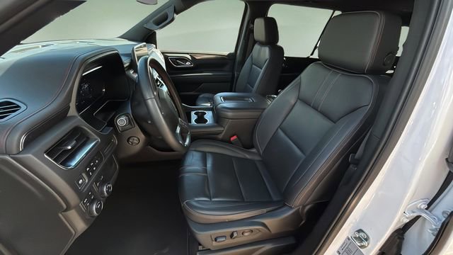 Used 2024 Chevrolet Suburban RST w/ Luxury Package AWD/4WD image 18