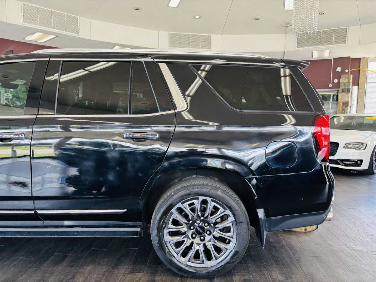 Used 2023 GMC Yukon Denali Ultimate AWD/4WD image 13