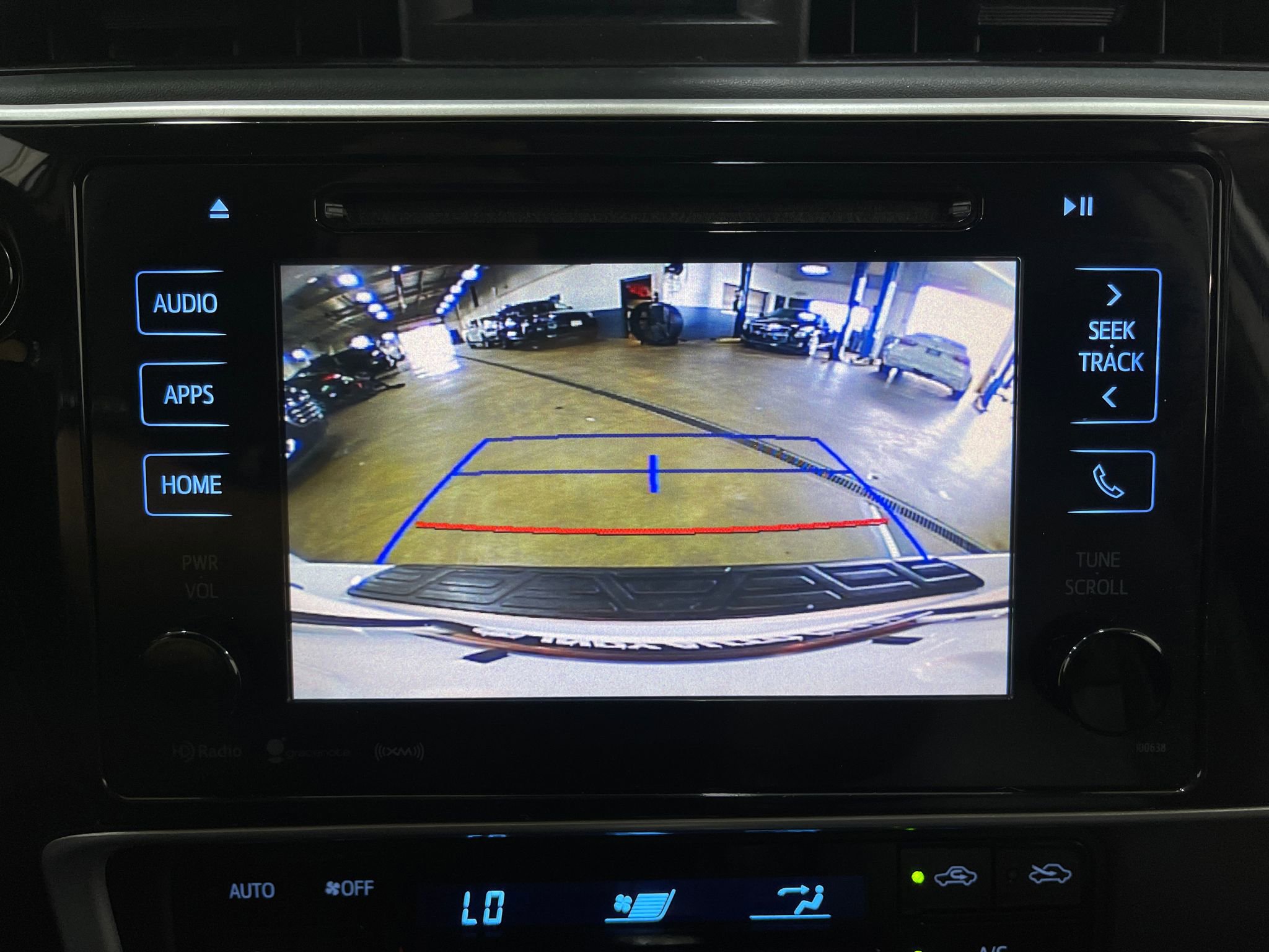 Used 2019 Toyota Corolla XLE w/ Carpet Mat Package (TMS) image 10