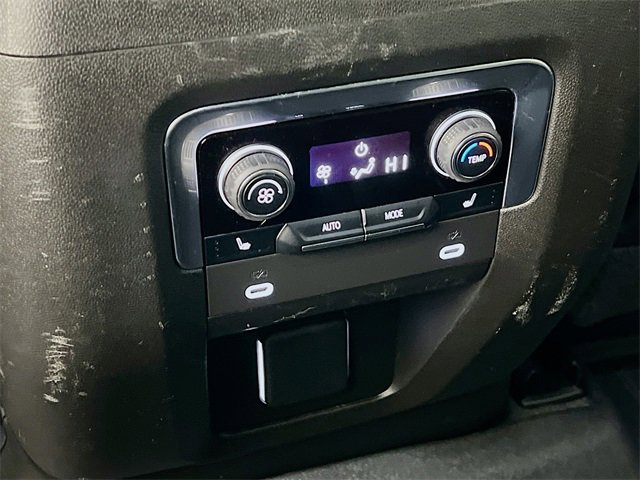 Used 2022 Chevrolet Suburban Premier image 25
