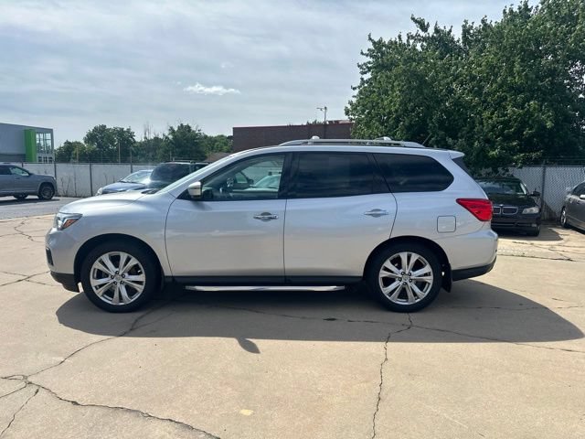 Used 2018 Nissan Pathfinder SL w/ SL Premium Package AWD/4WD image 4