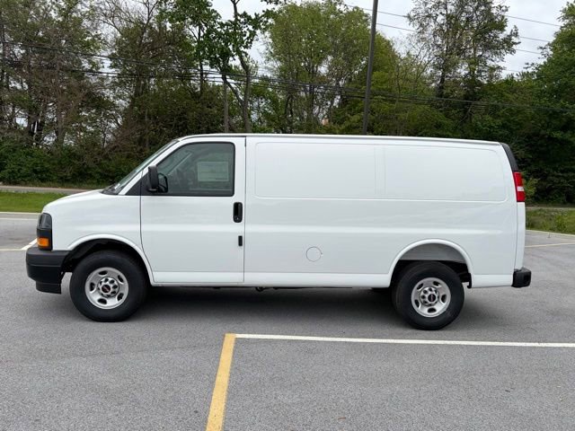 New 2026 GMC Savana 2500 w/ Driver Convenience Package RWD image 4
