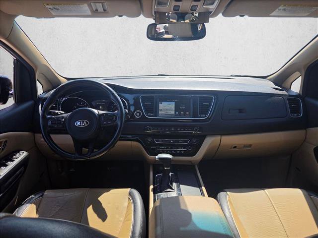 Used 2017 Kia Sedona SX FWD image 16