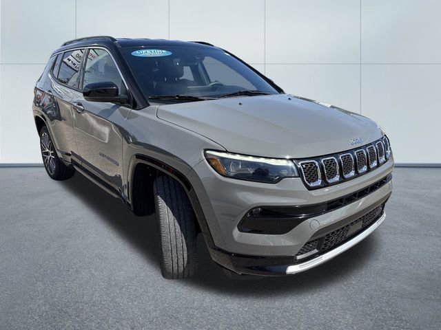 Used 2023 Jeep Compass Limited w/ Elite Group AWD/4WD image 5