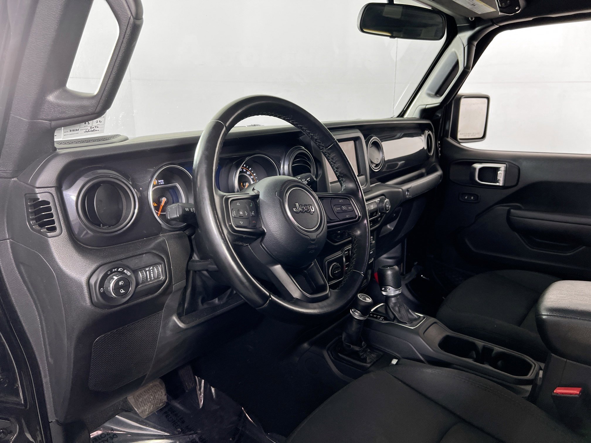 Used 2022 Jeep Gladiator Sport AWD/4WD image 9