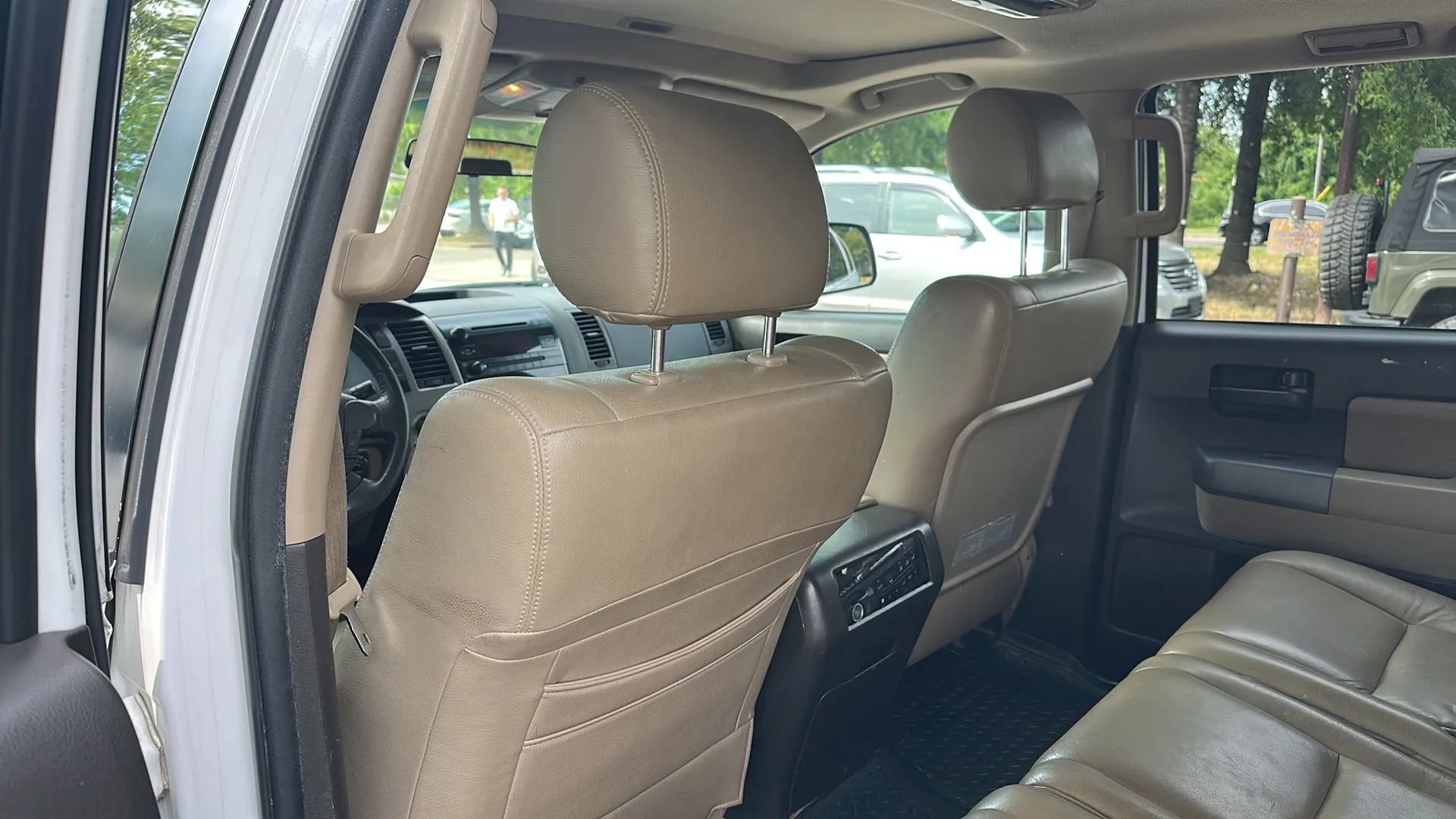 Used 2011 Toyota Sequoia SR5 AWD/4WD image 16