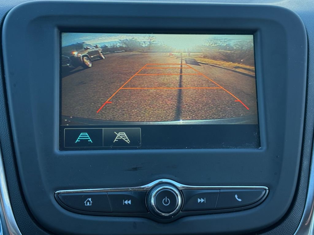 Used 2018 Chevrolet Equinox LT image 18