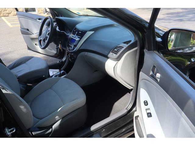 Used 2014 Hyundai Accent SE FWD image 20