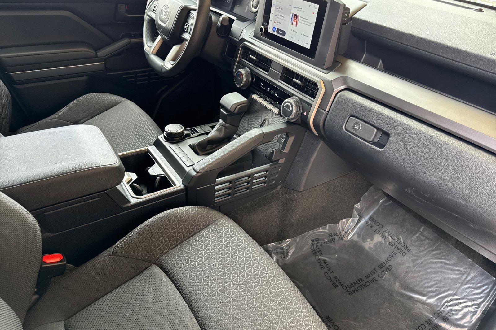 Used 2025 Toyota 4Runner SR5 AWD/4WD image 18