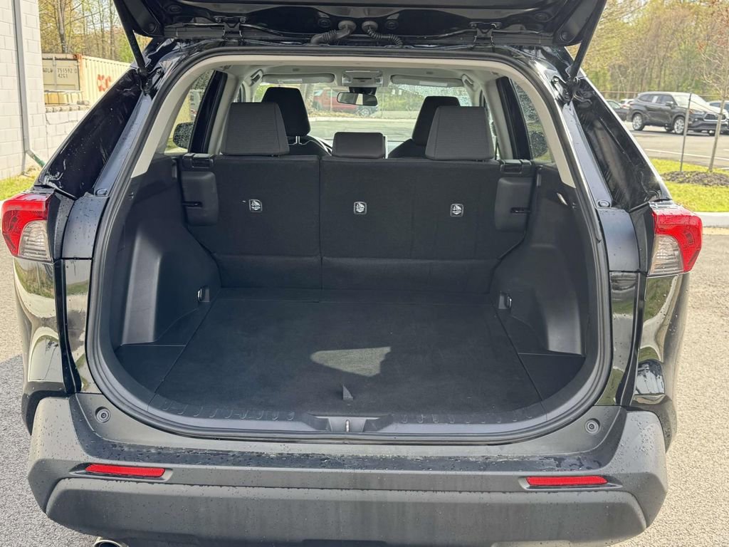 Used 2024 Toyota RAV4 LE image 15