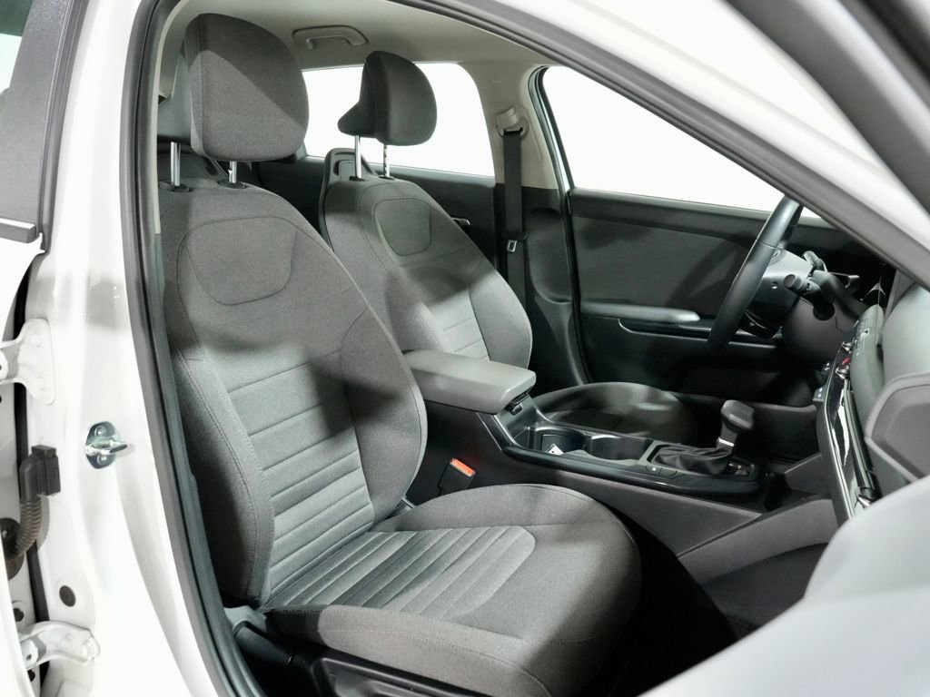 Used 2025 Kia K4 EX image 22